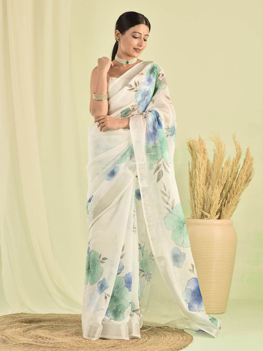 sutra attire Floral Zari Linen Blend Saree