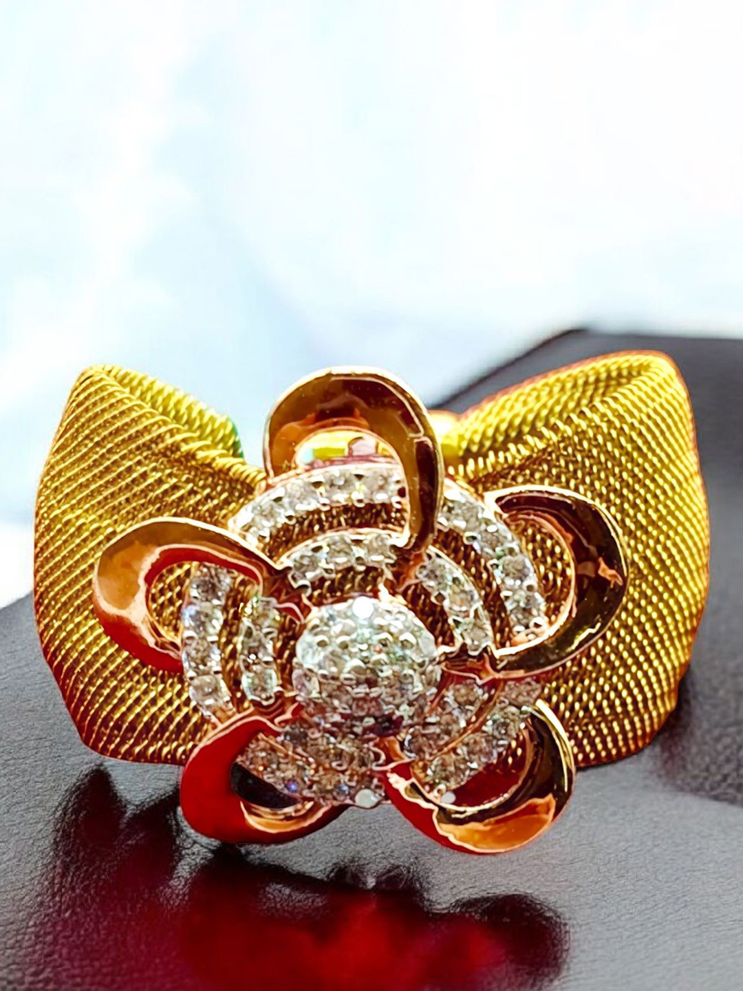 SilverAura 925 Sterling Silver Rose Gold Plated Cubic Zirconia Studded Flower Ring