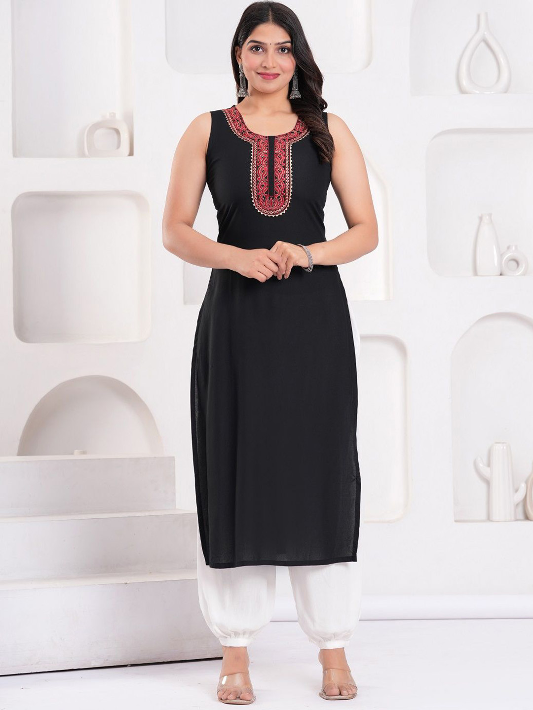 Clothy N Wave Embroidered Round Neck Straight Kurta with Salwar