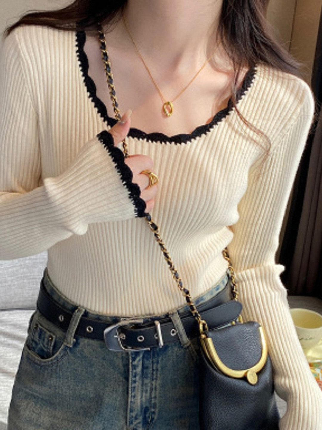 Outzidr Cream Contrast Scallop Rib Top