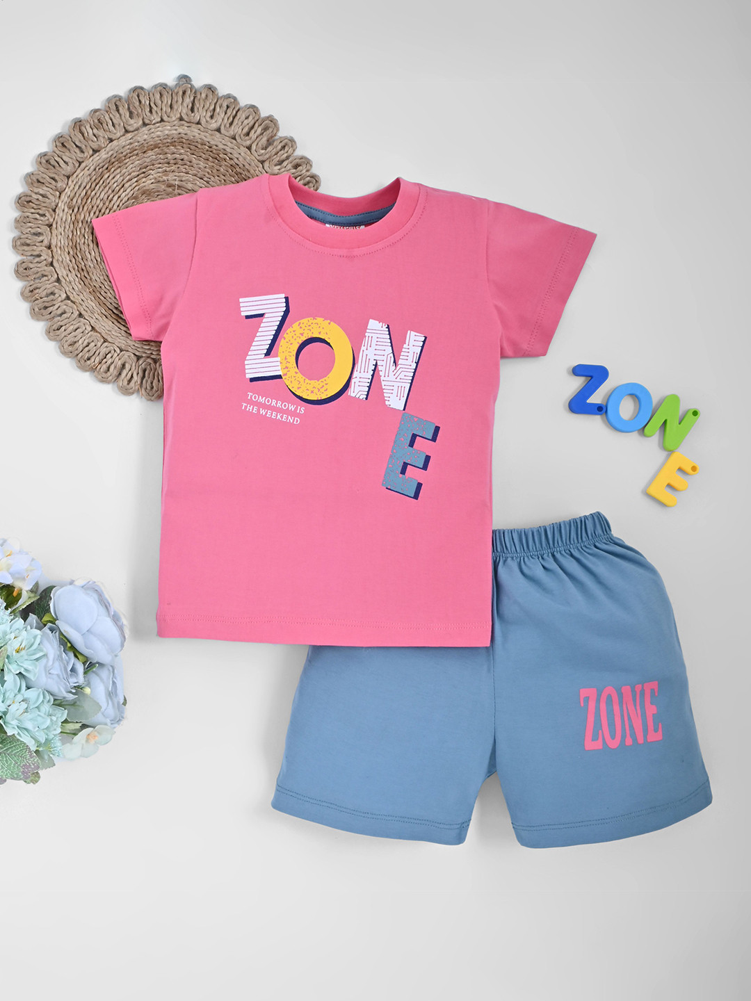 KIDSCUTE Boys Printed T-shirt with Shorts