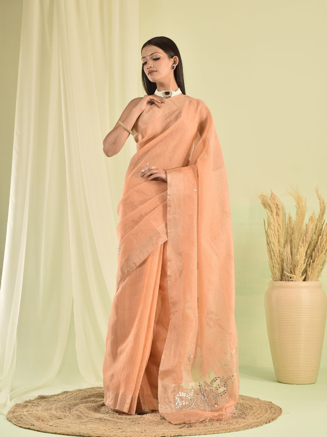 sutra attire Ethnic Motifs Gotta Patti Linen Blend Kota Saree