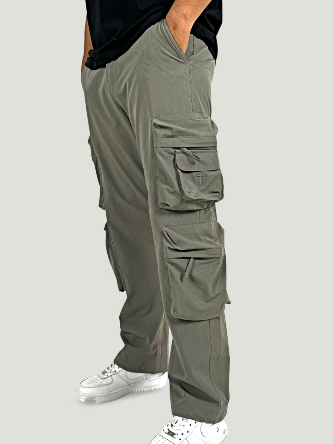TIFTON Men Solid Mid-Rise Regular Fit Cargos Trousers