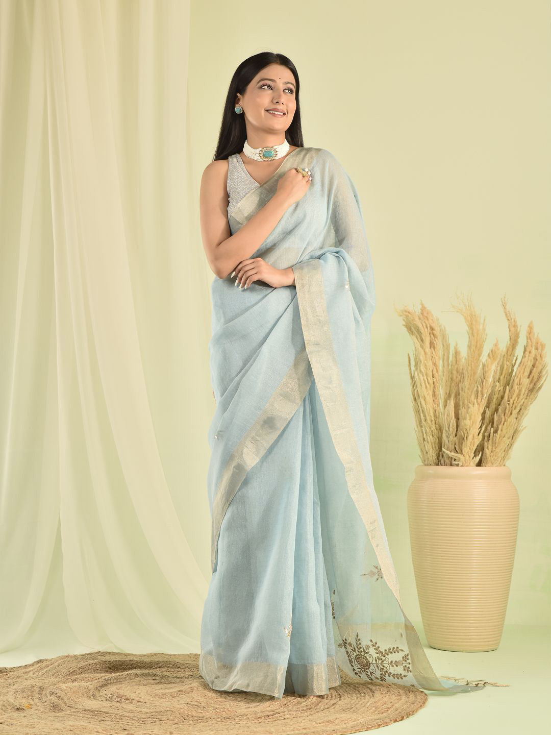 sutra attire Ethnic Motifs Gotta Patti Linen Blend Kota Saree