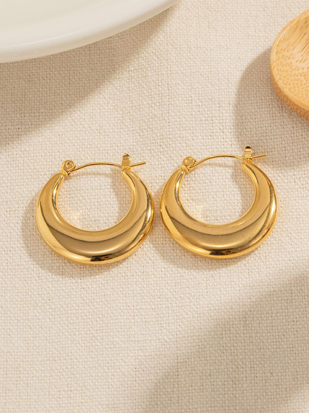 Aiza 18KT Gold-Plated Crescent Curve Shaped Hoop Earrings