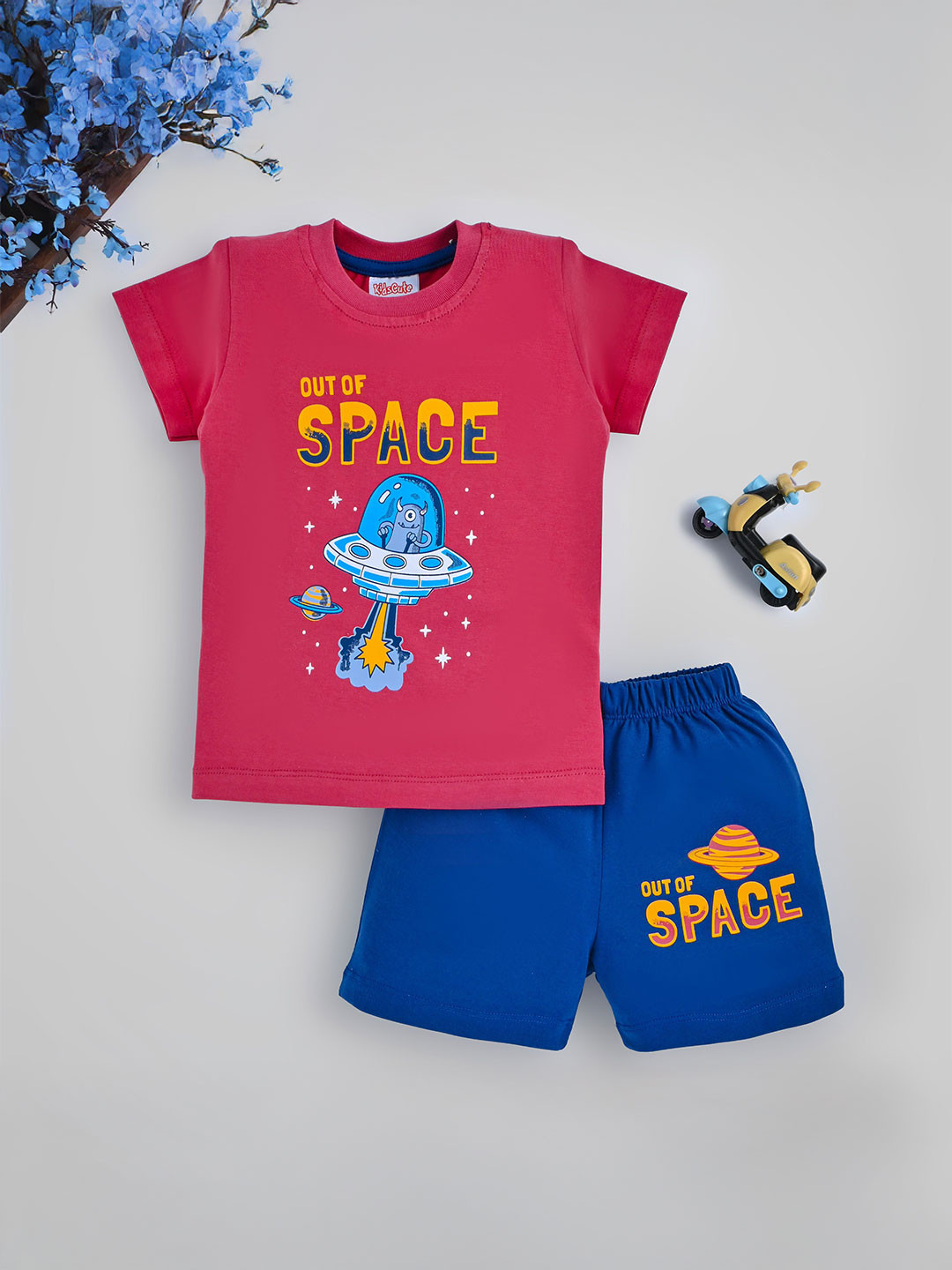 KIDSCUTE Boys Printed T-shirt with Shorts