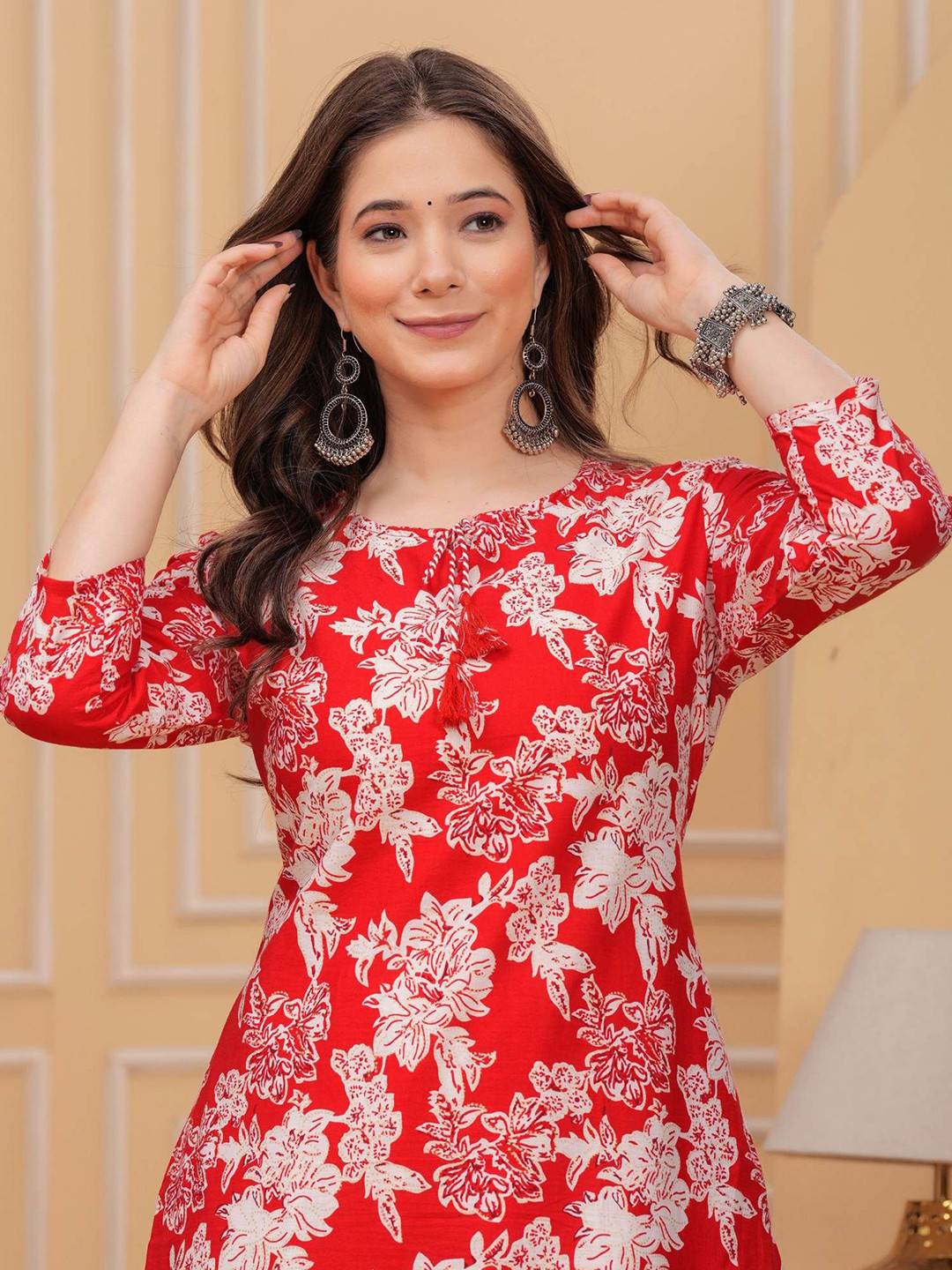 DIVASTRI Floral Printed Straight Round Neck Kurta