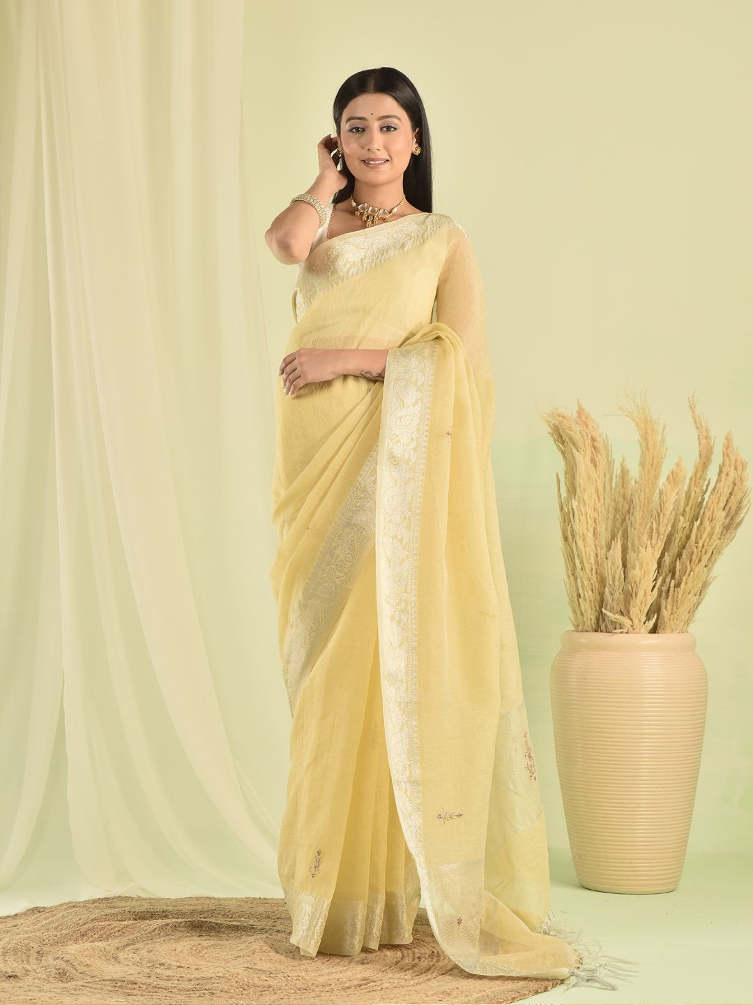 sutra attire Zari Linen Blend Kota Saree