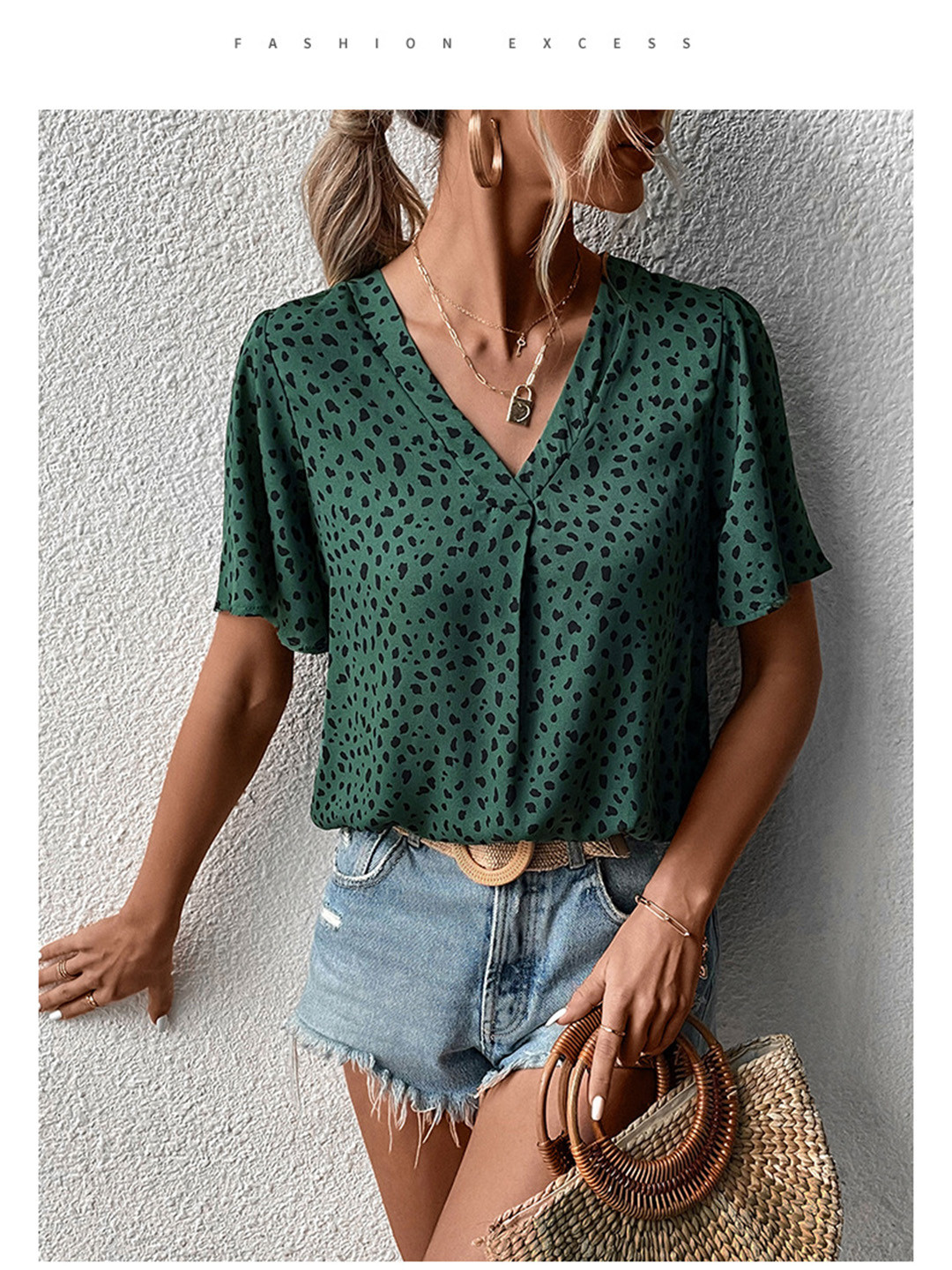 StyleCast Green & Black Abstract Printed V-Neck Top