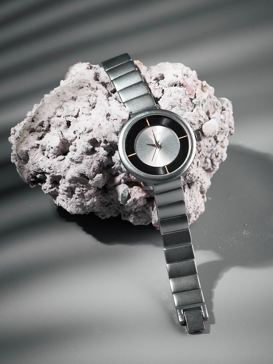 SZN Women Dial & Stainless Steel Straps Analogue Watch Mate silverSZN