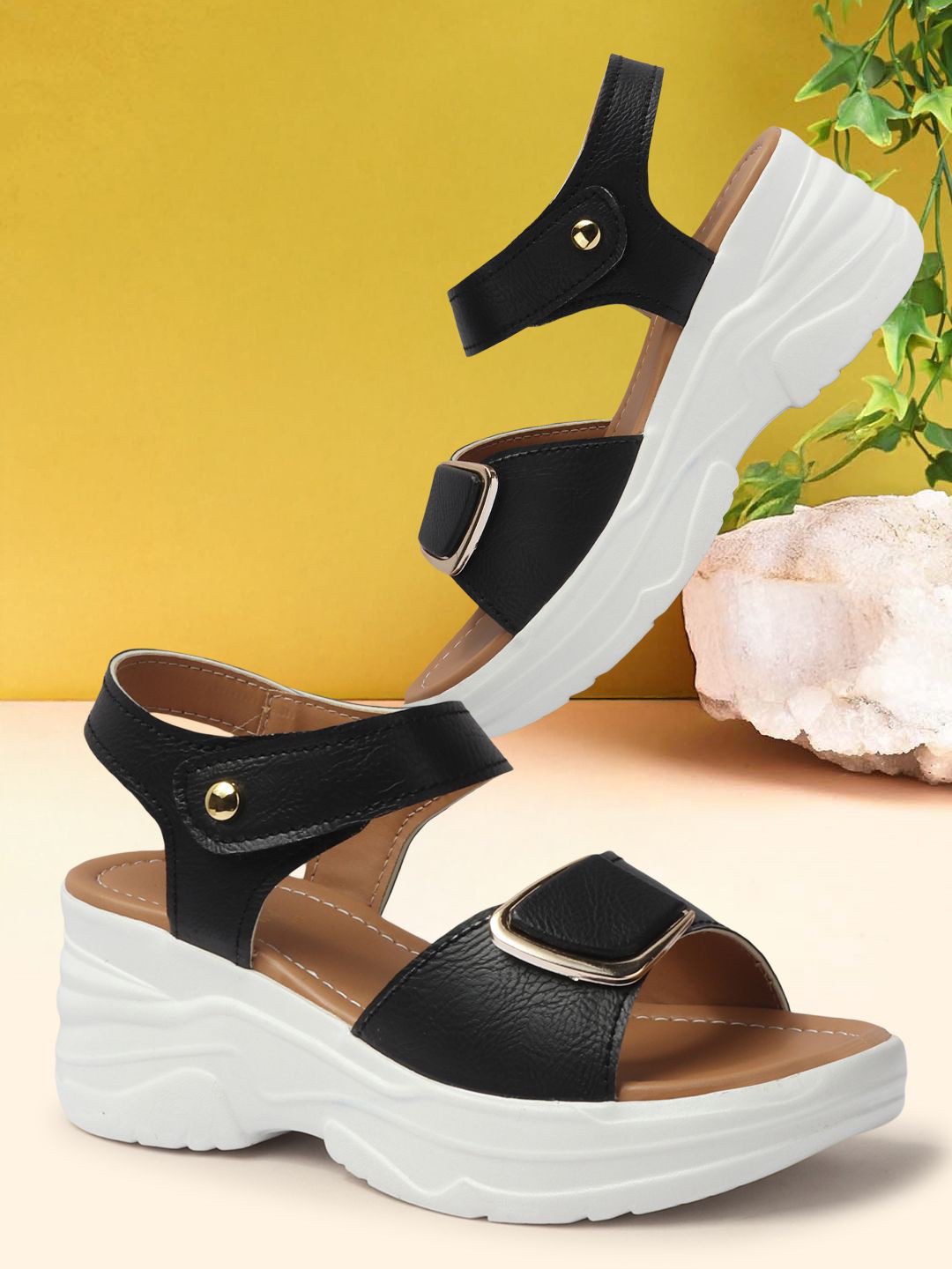 VENDOZ Women Block Heel Sandals