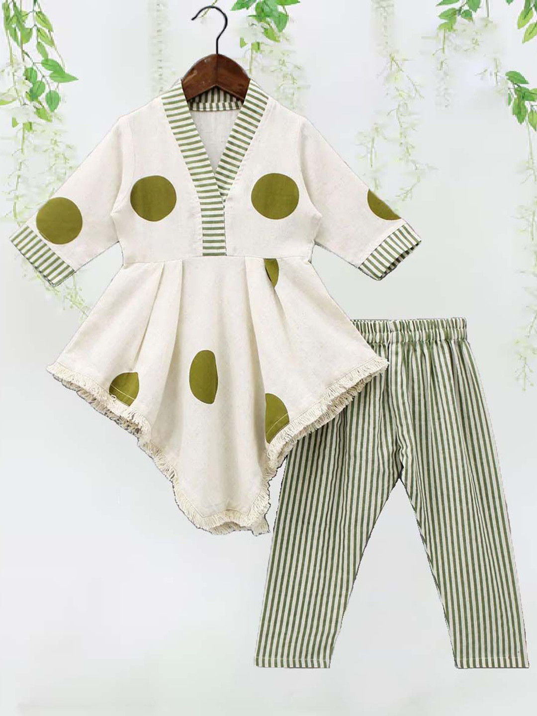 White World Girls Geometric Printed V-Neck Kurti With Trousers