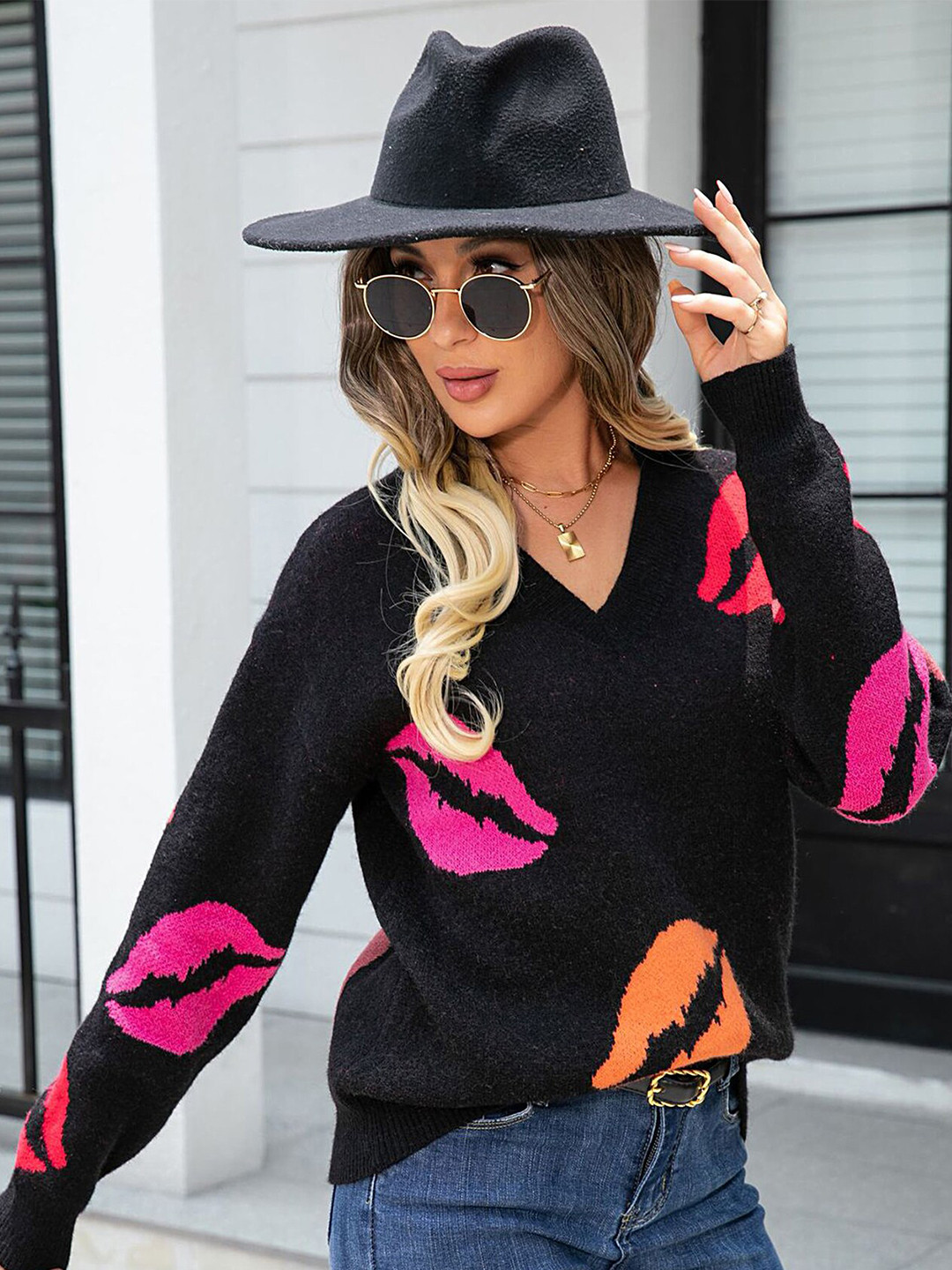 LULU & SKY Conversational V-Neck Printed Pullover