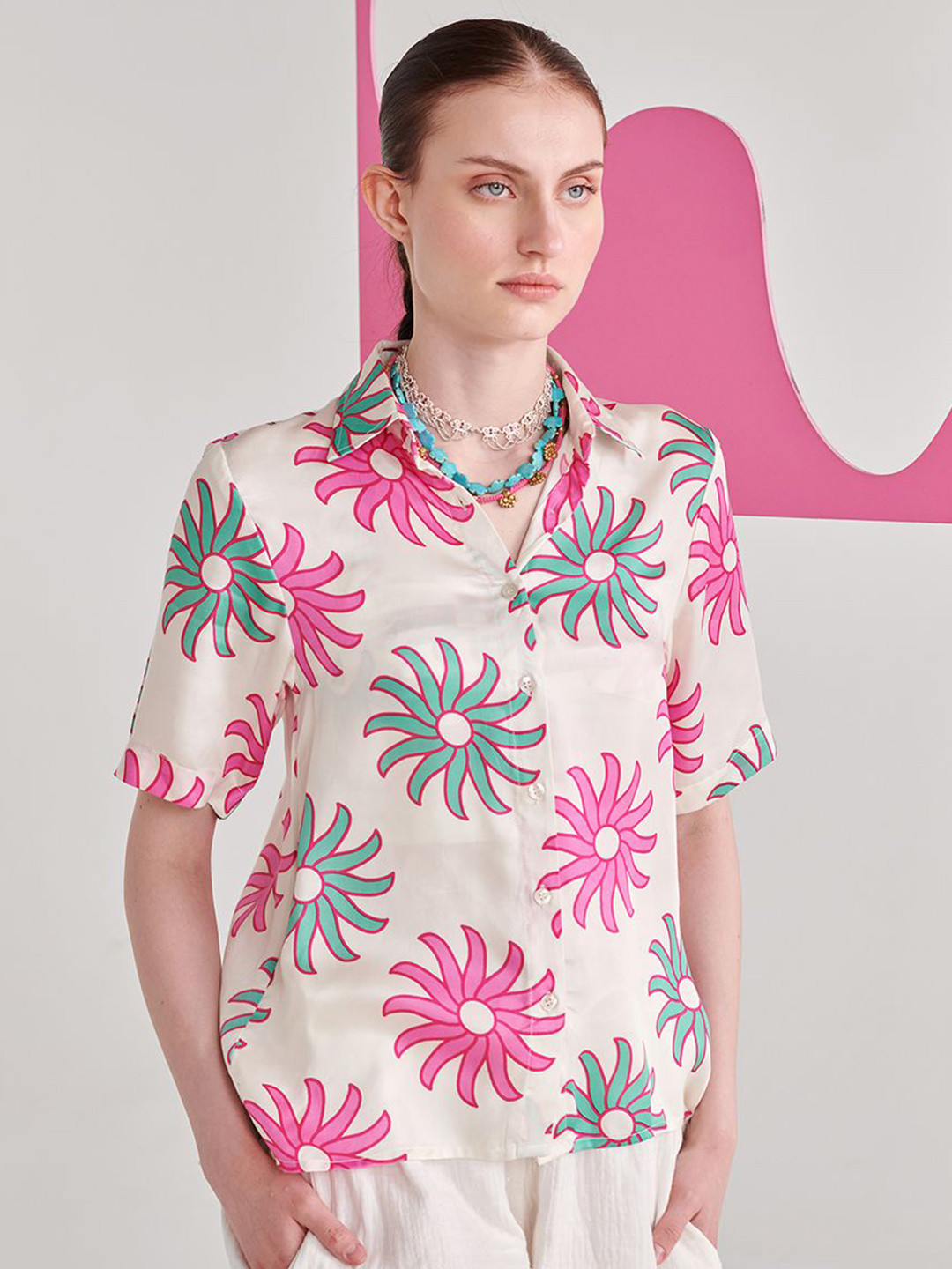 Midsummer Floral Printed Spread Collar Ray Shirt
