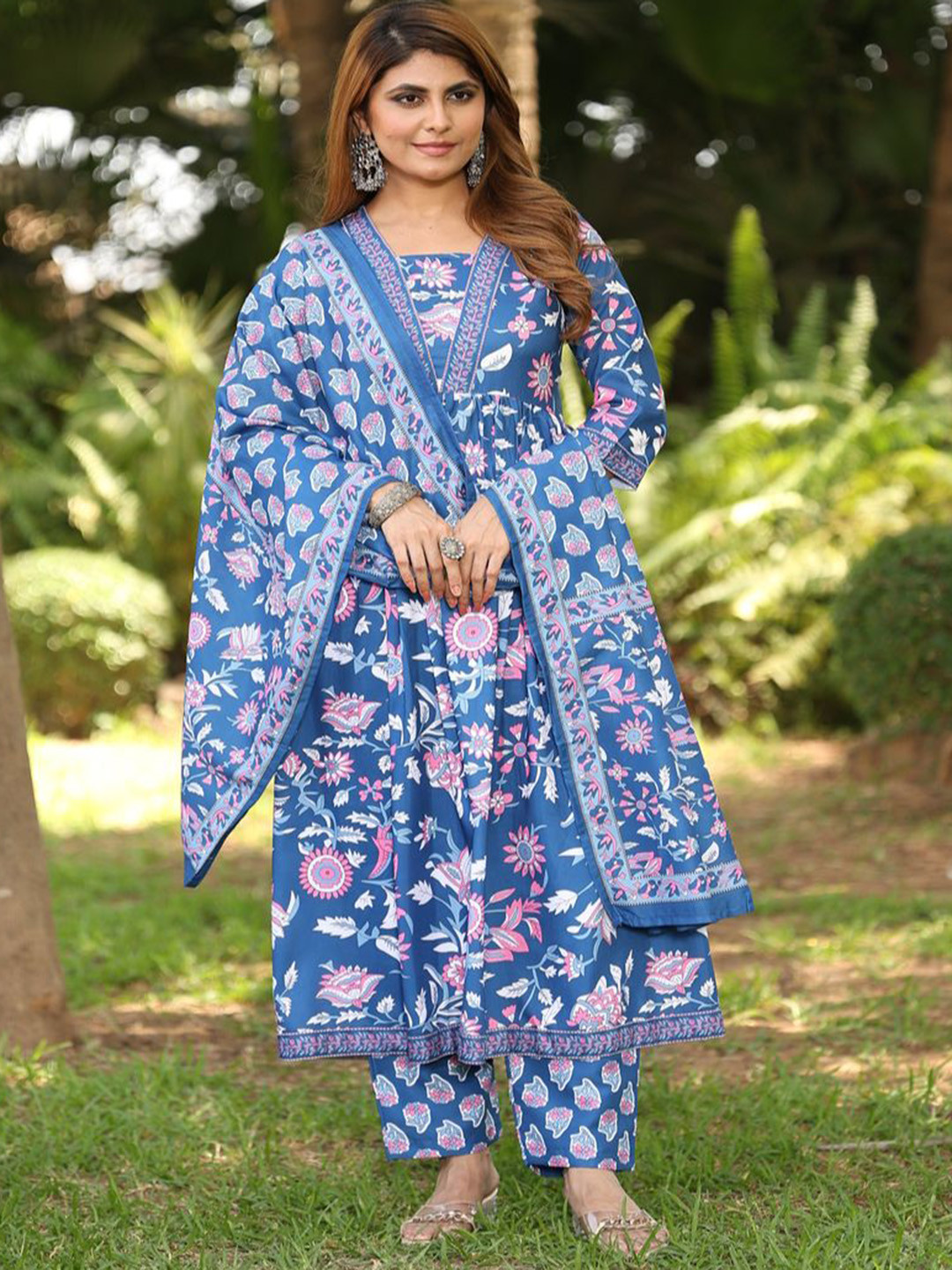 DRUPH & CO Women Floral Printed Empire Kurta with Trousers & Dupatta