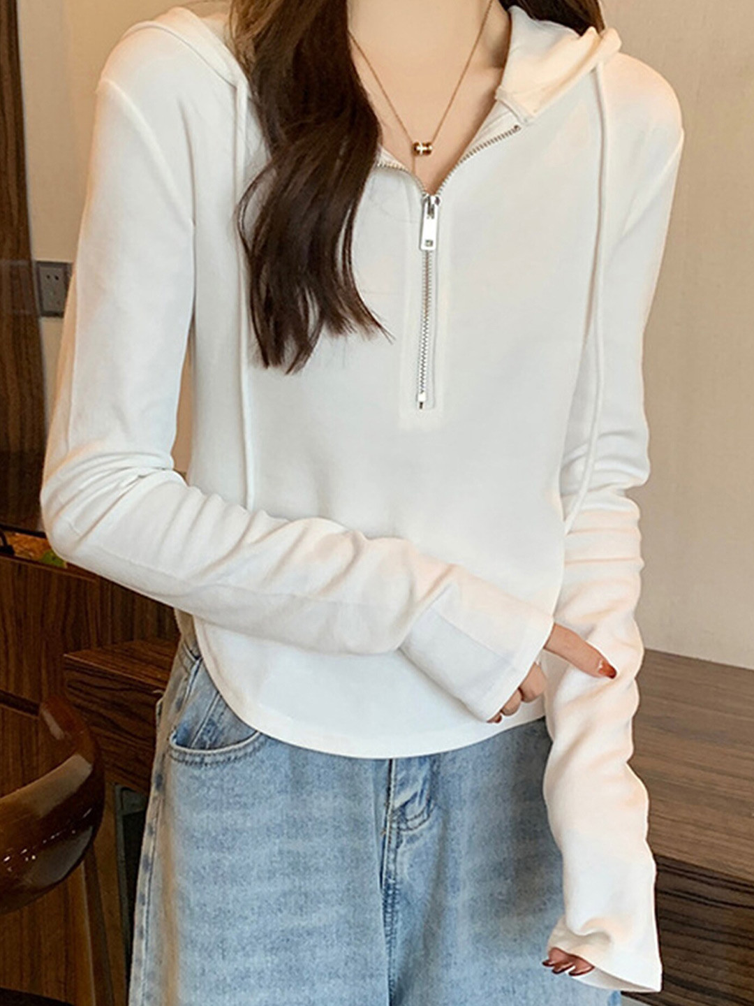 LULU & SKY Long Sleeves Hood Tshirt