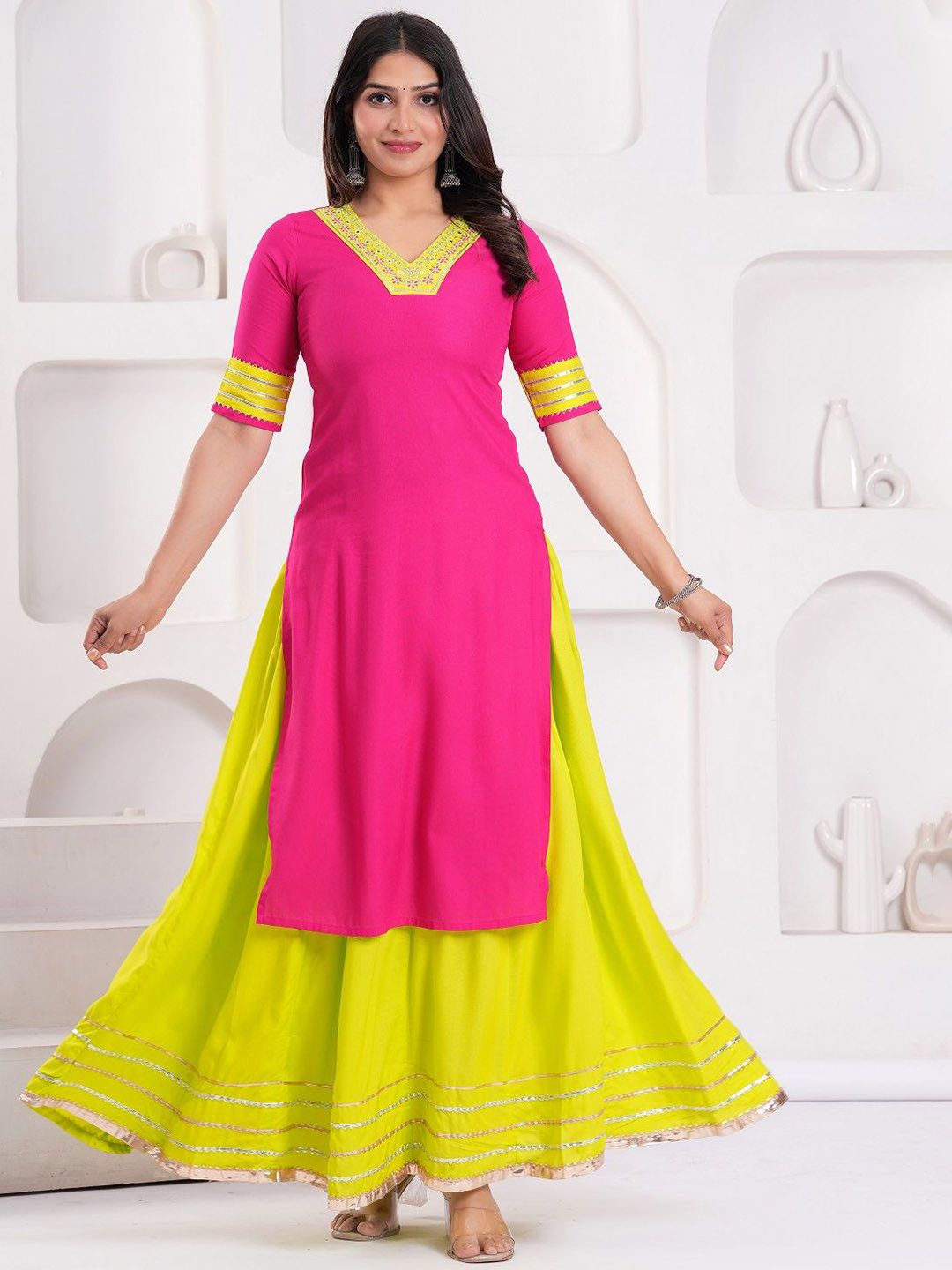Clothy N Wave Women Regular Kurta with Skirt