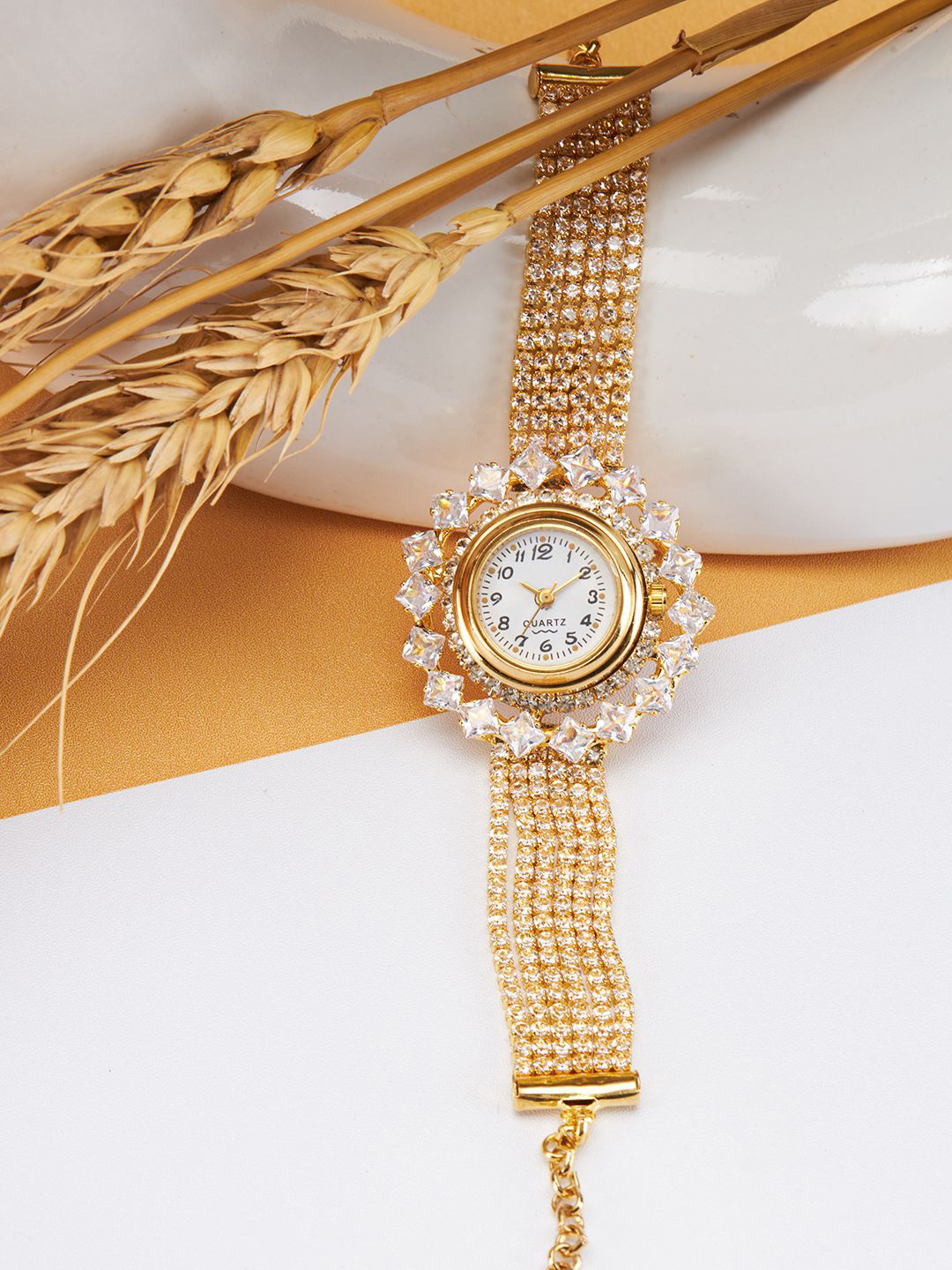 SZN Women Dial & Stainless Steel Straps Analogue Watch JW goldSZN