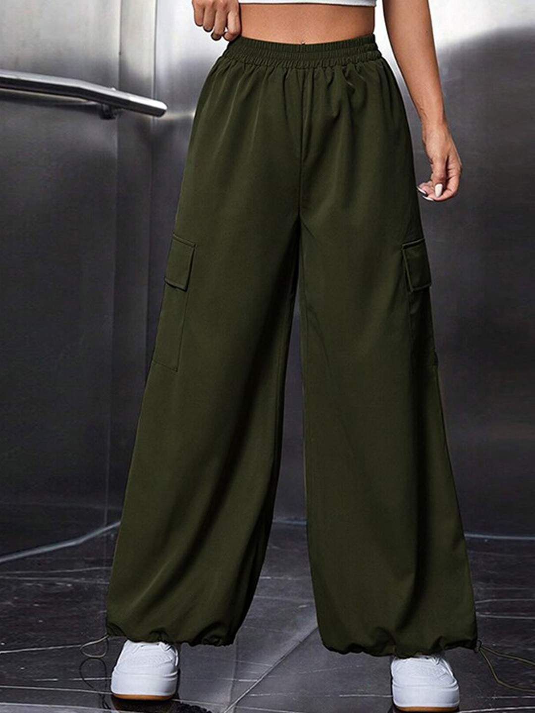 StyleCast Women Grey Loose Fit High-Rise Easy Wash Cargo Trousers