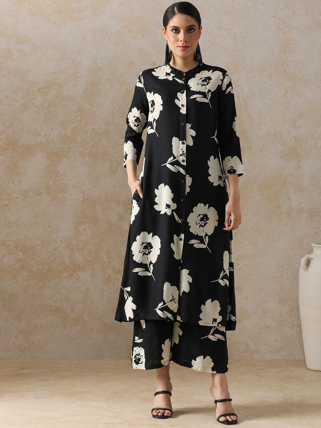 Moara Floral Printed Mandarin Collar  A-Line Kurta With Palazzos