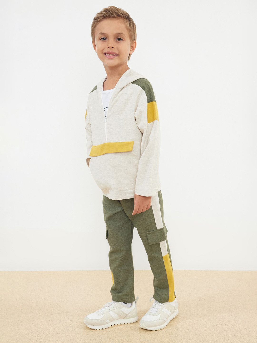 Trendyol Boys Colourblocked Hooded Pure Cotton Sweatshirt With Trouser
