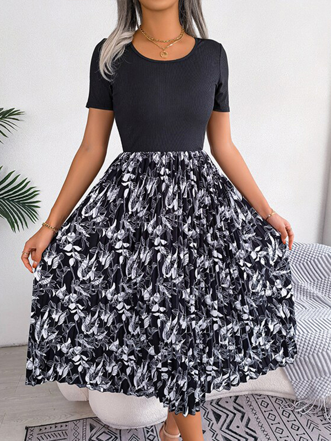 StyleCast Black Tropical Printed Gathered Detail A-Line Dress