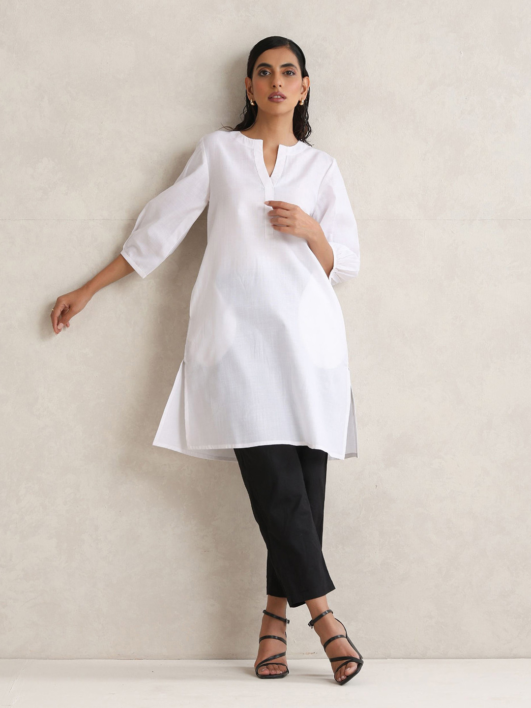 trueBrowns Notch Neck Puffed Sleeves Straight Republic Day Republic Day Kurta
