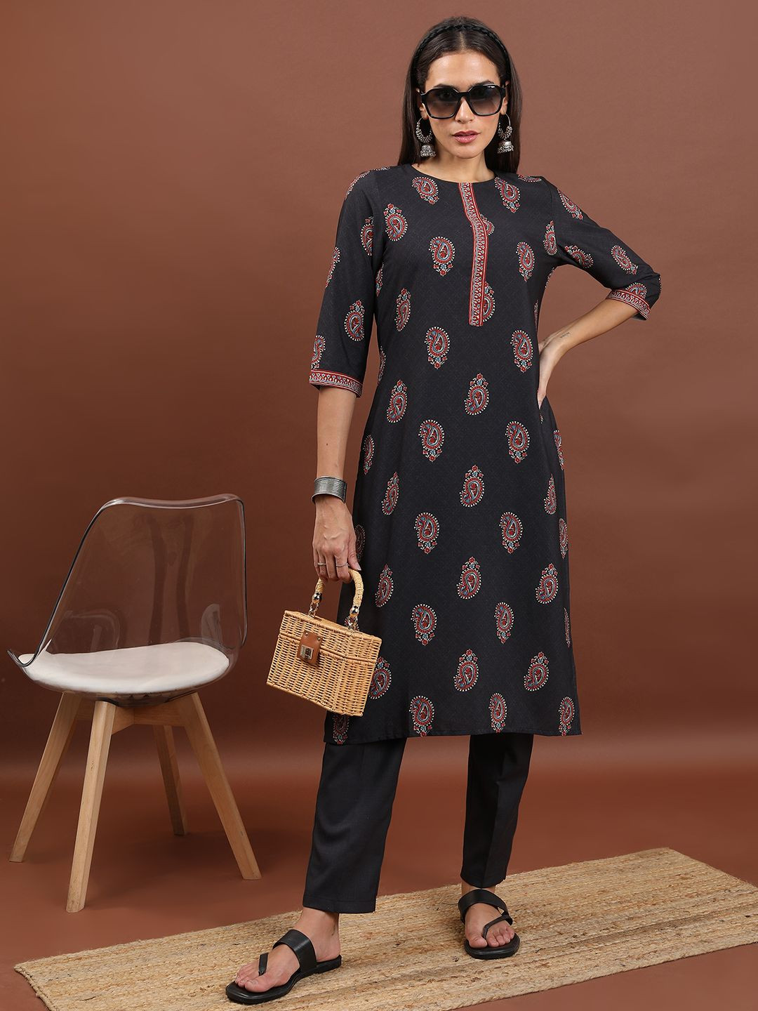 Vishudh Ethnic Motifs Printed Round Neck Straight Kurta