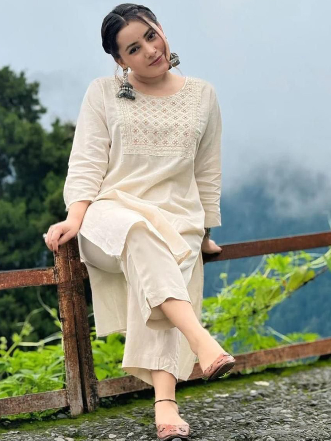 Aaysa Kurti Geometric Yoke Design Pure Cotton Kurta With Trousers