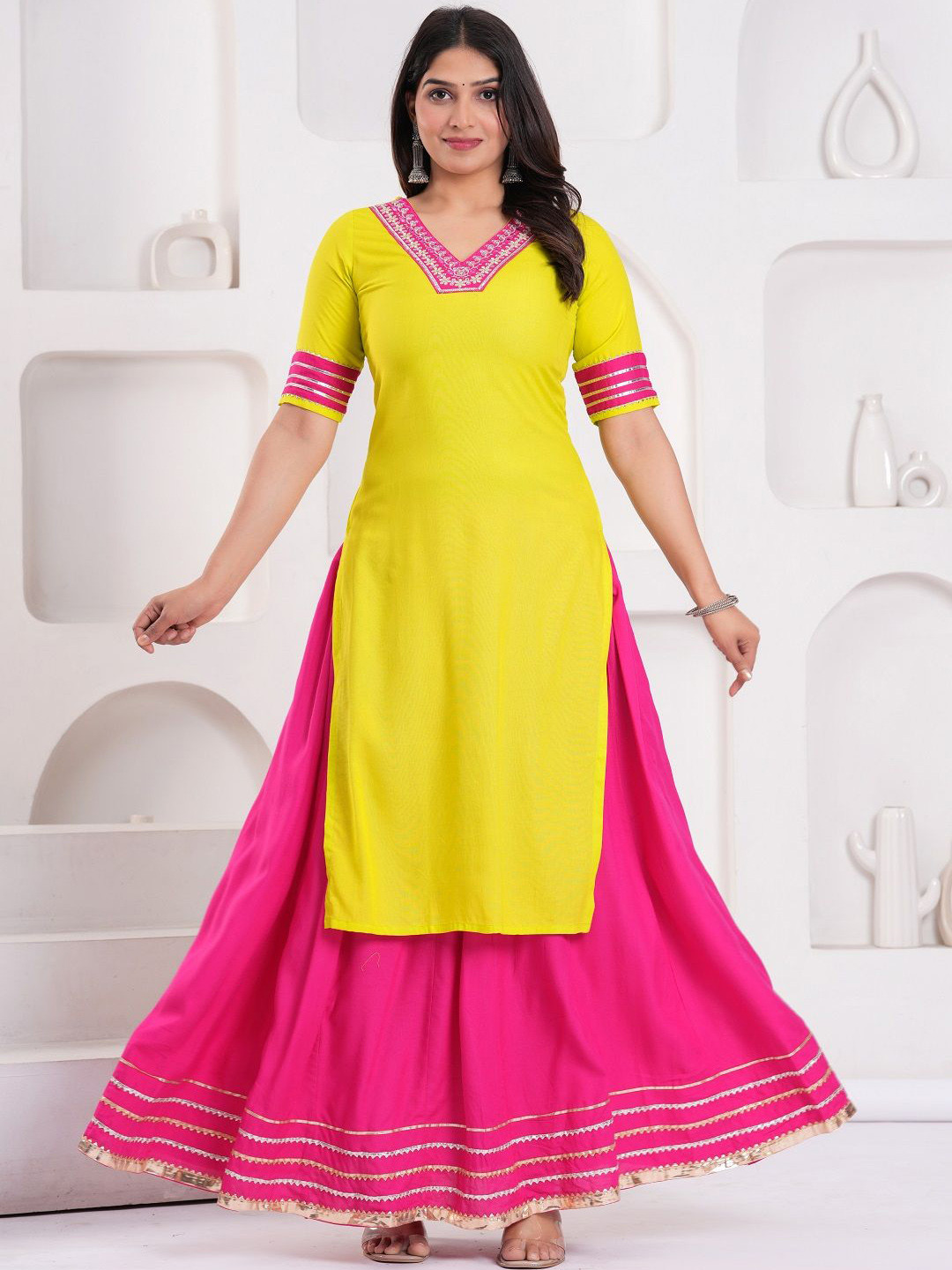 Clothy N Wave Yoke Design V-Neck Kurta With Skirt