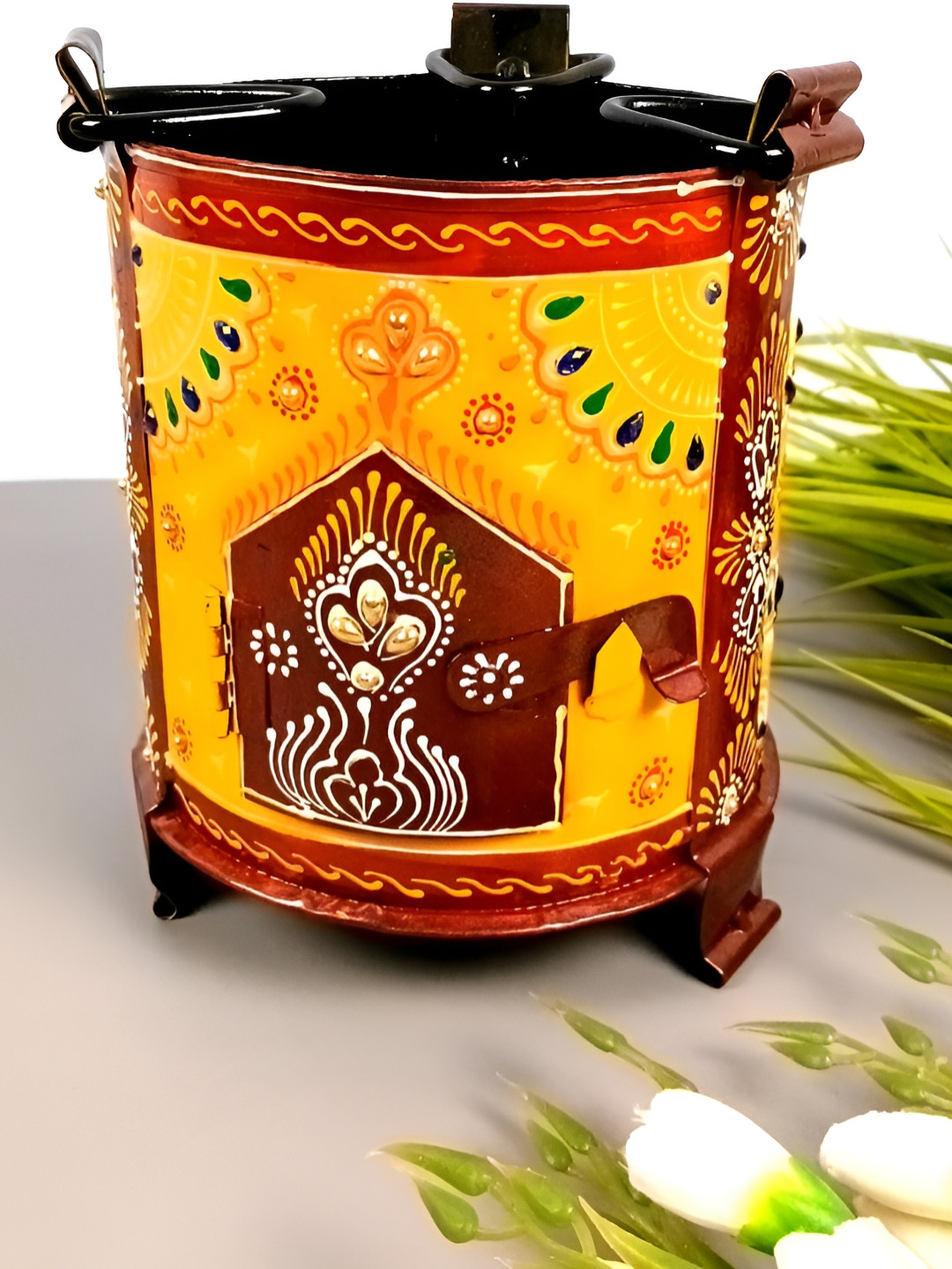 apka mart Sigri Yellow Metal Metallic Living Room Hand-Painted Large Showpiece - 7.9 Inches