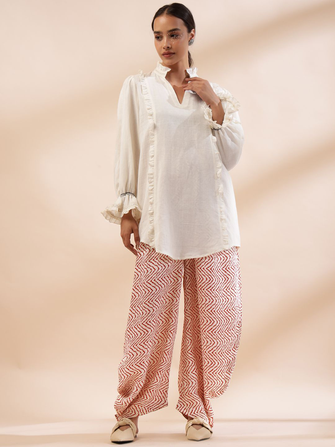 Kyra Mandarin Collar Panelled Short Linen Kurti