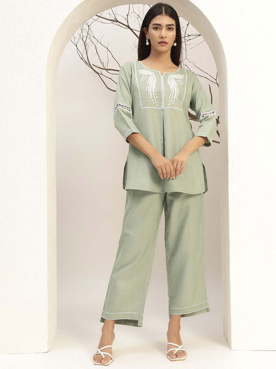 Bani Women Green Color With Embroidery Round Neck Casual Tunic With Trouser Co-Ords Set