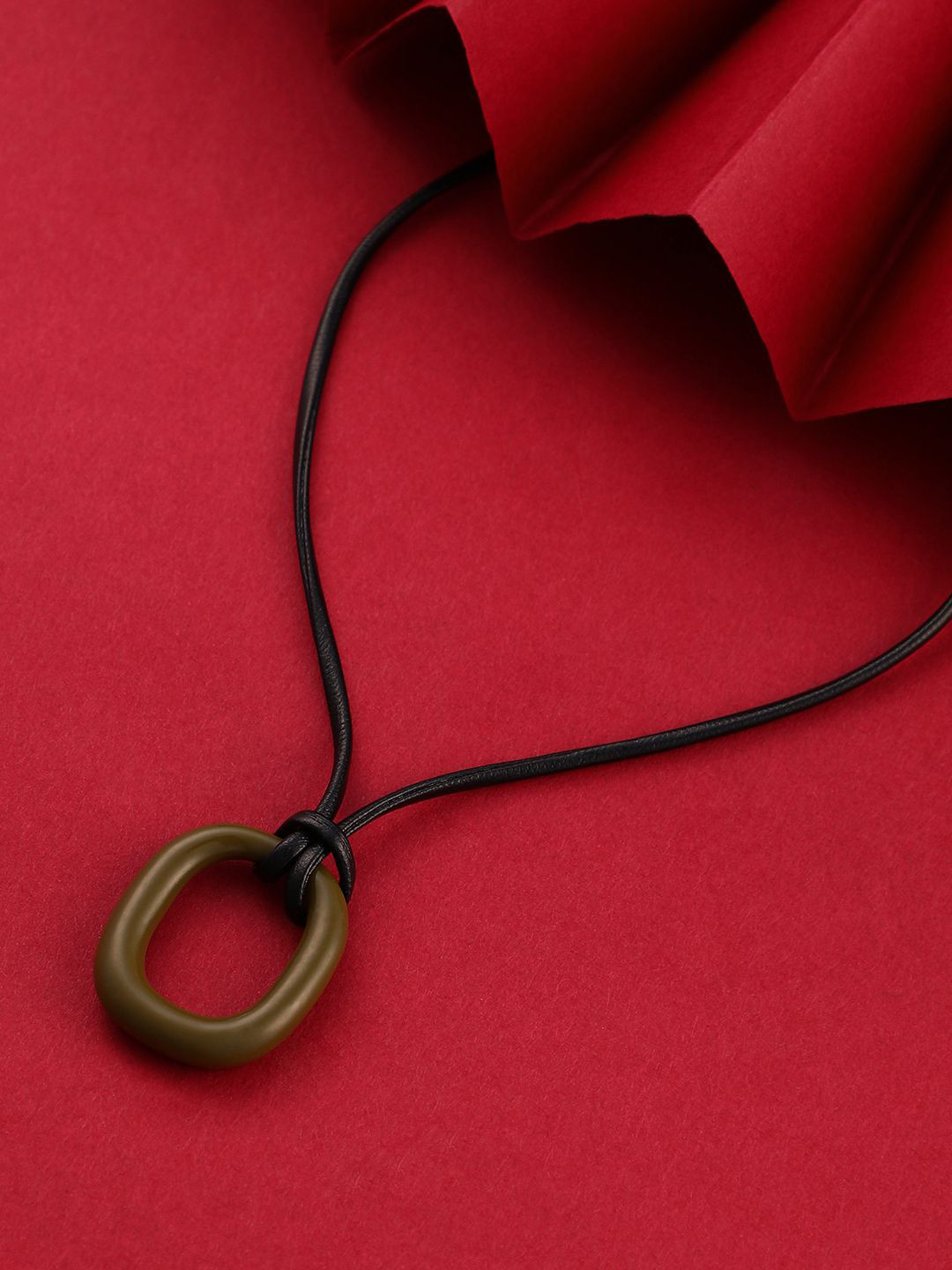 French Accent The Austin Pendant With Chain