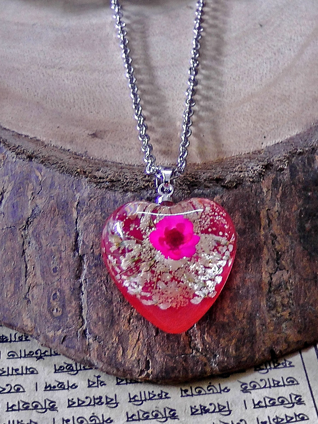 Varico Silver-Plated Stainless Steel Floral Resin Heart Shaped Pendant With Chain