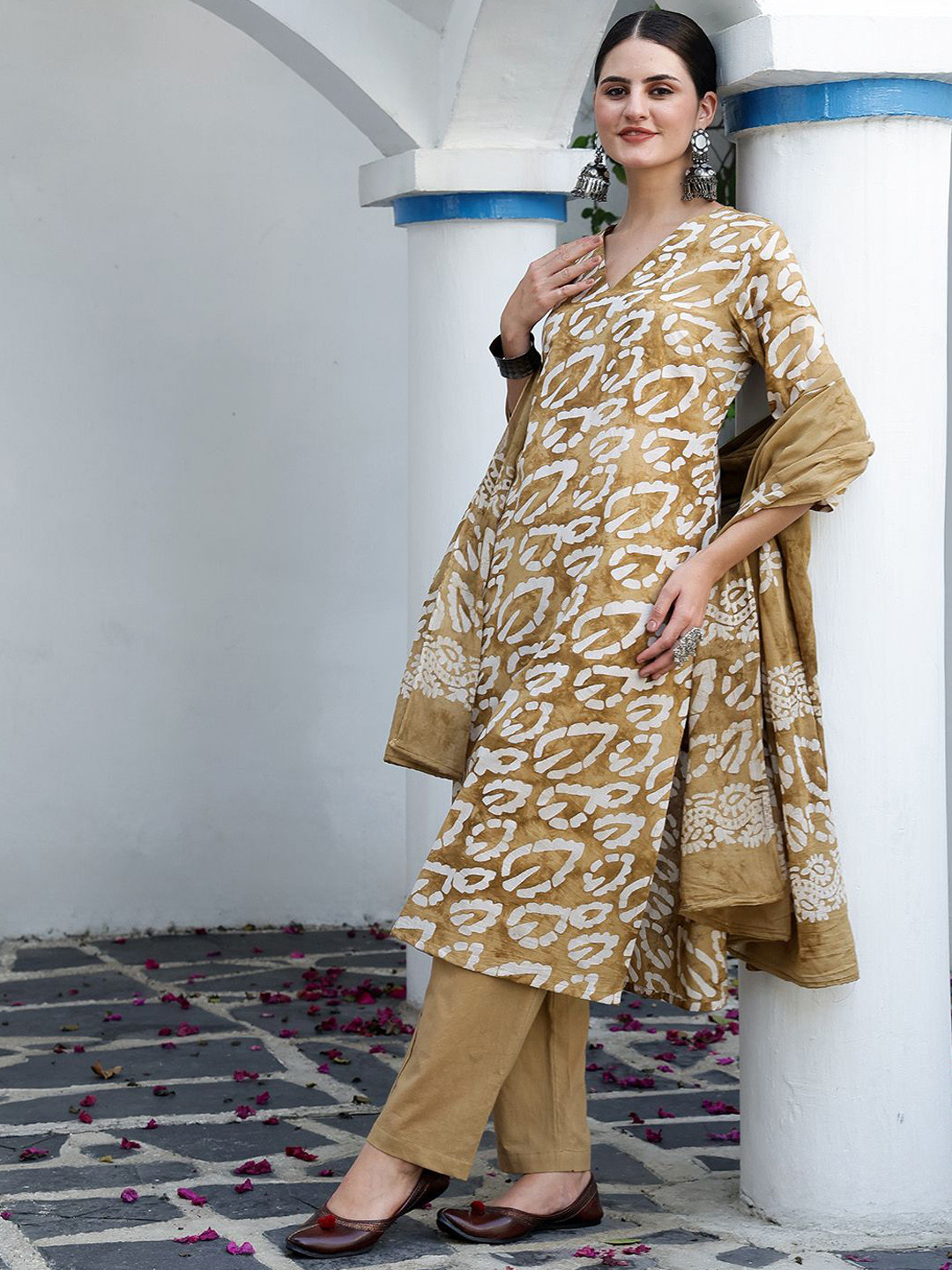 Taavi Women Abstract Batik Printed Cotton Straight Kurta with Trousers & Dupatta