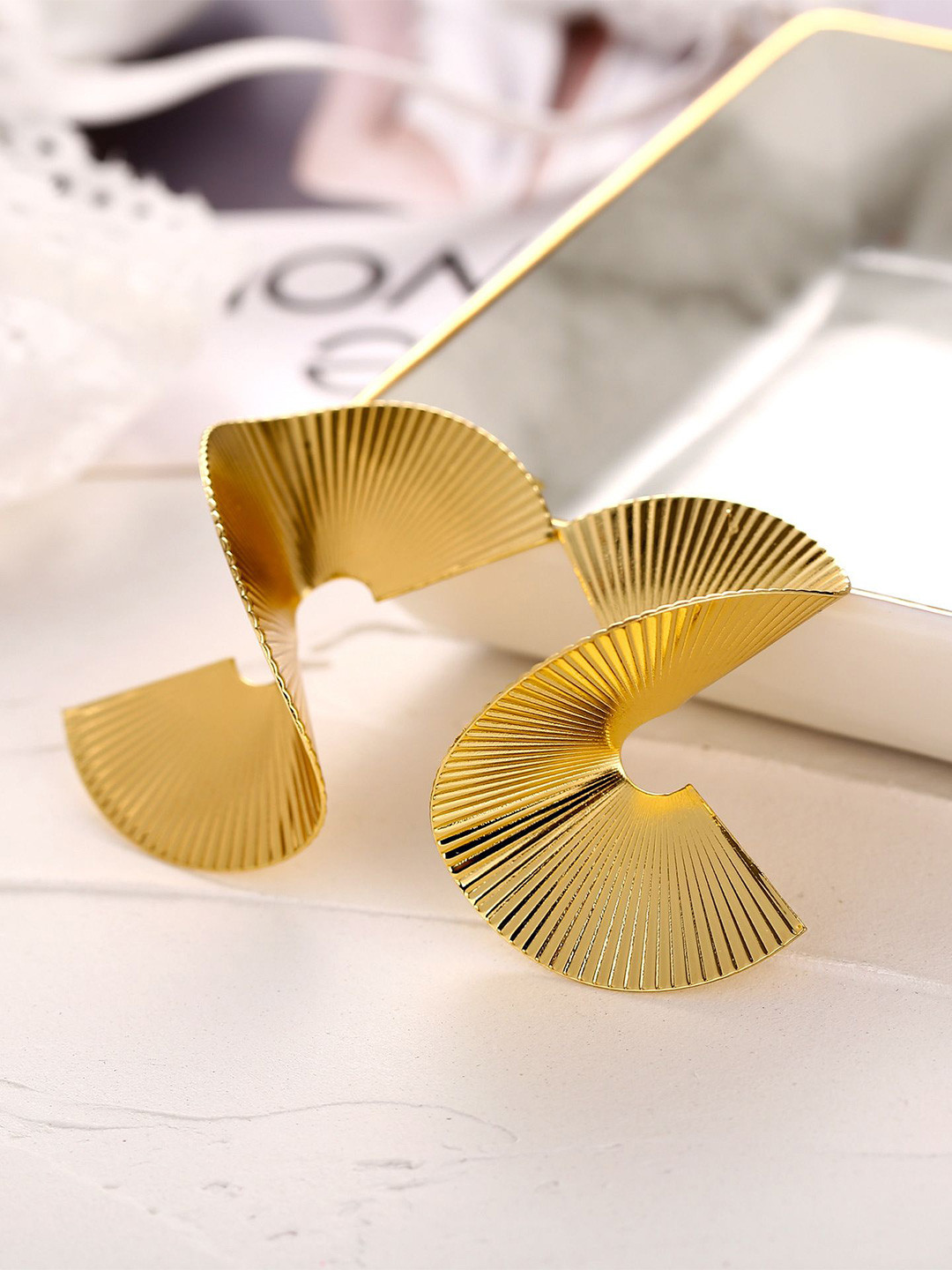 DressBerry Stainless Steel 18K Gold-Plated Contemporary Shaped Anti Tarnish Studs