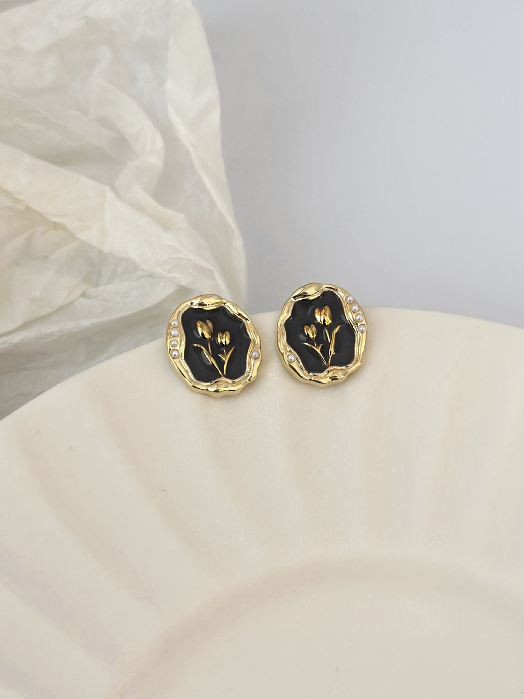 VAGHBHATT Gold-Plated Floral Seal Shaped Vintage Studs