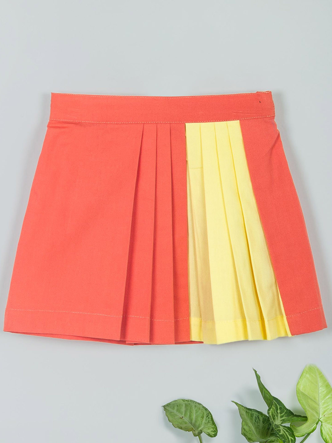 Tangerine Closet Girls Colourblocked Cotton Pleated Straight-Fit Above Knee Skirt
