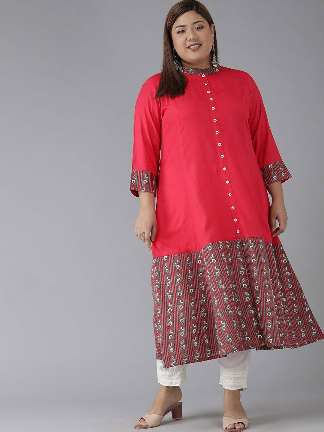 IKRASWomen Chevron solid Straight Calf Length Kurta