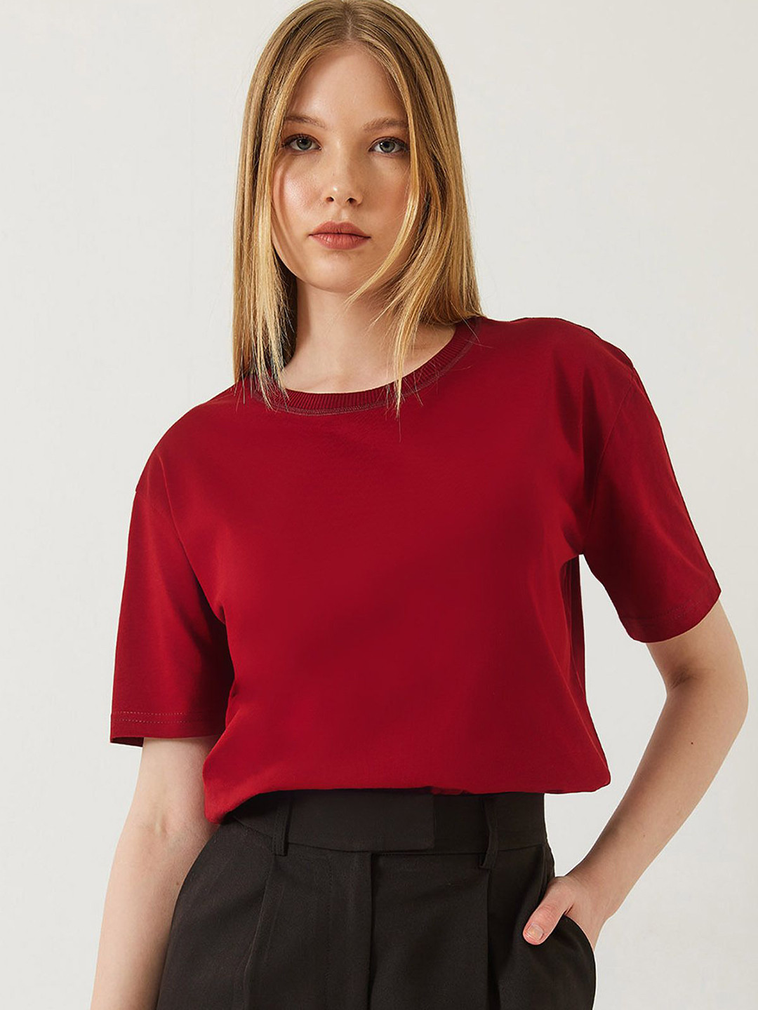 BIANCO LUCCI Women Extended Sleeves Pockets T-shirt