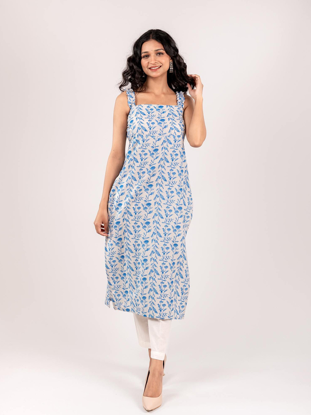 MONOMEE Floral Printed Square Neck Cotton Straight Kurta