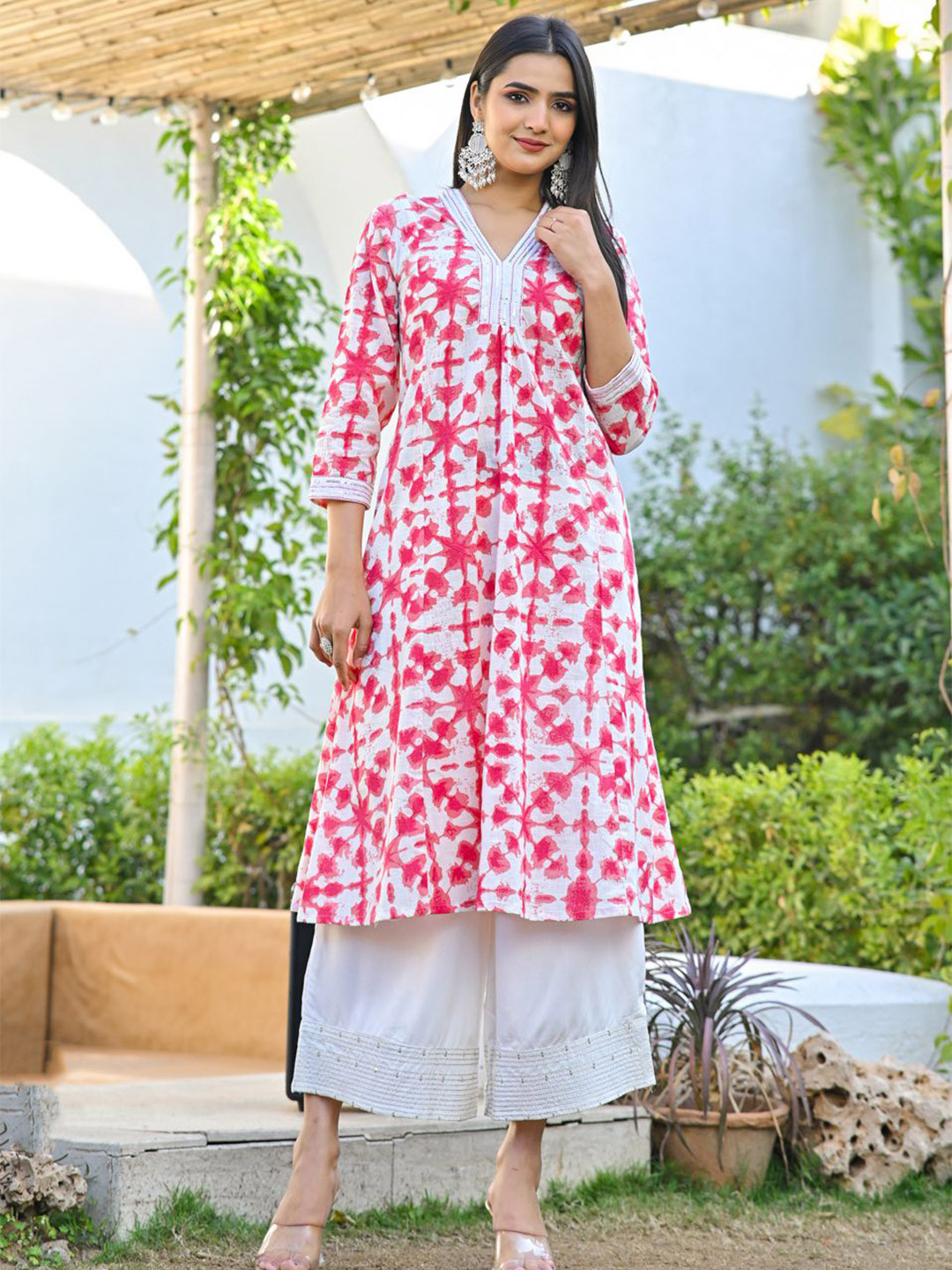 ISHWAR Women Floral Dyed Daily Cotton Anarkali Kurtas