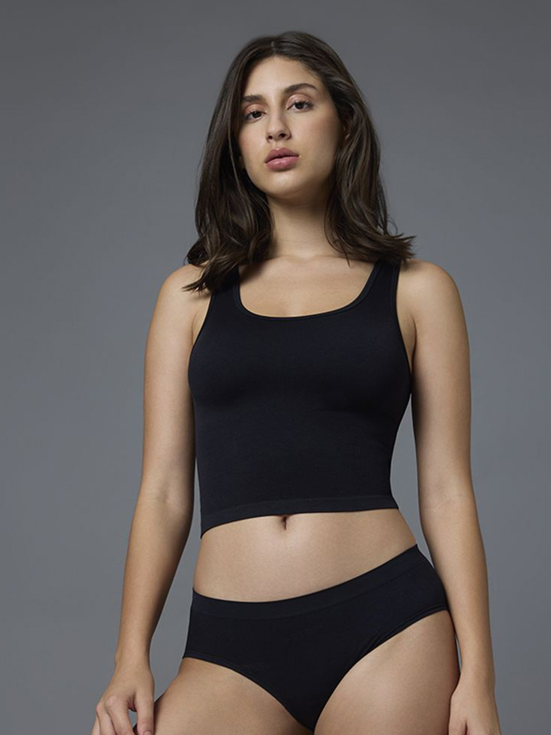 FEIER Scoop Neck Fitted Crop Top