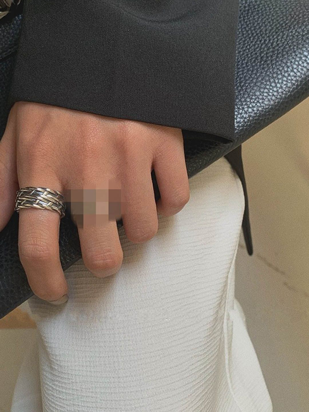 StyleCast Elegant Silver-Toned Intricate Textured Circualr Shaped Finger Ring