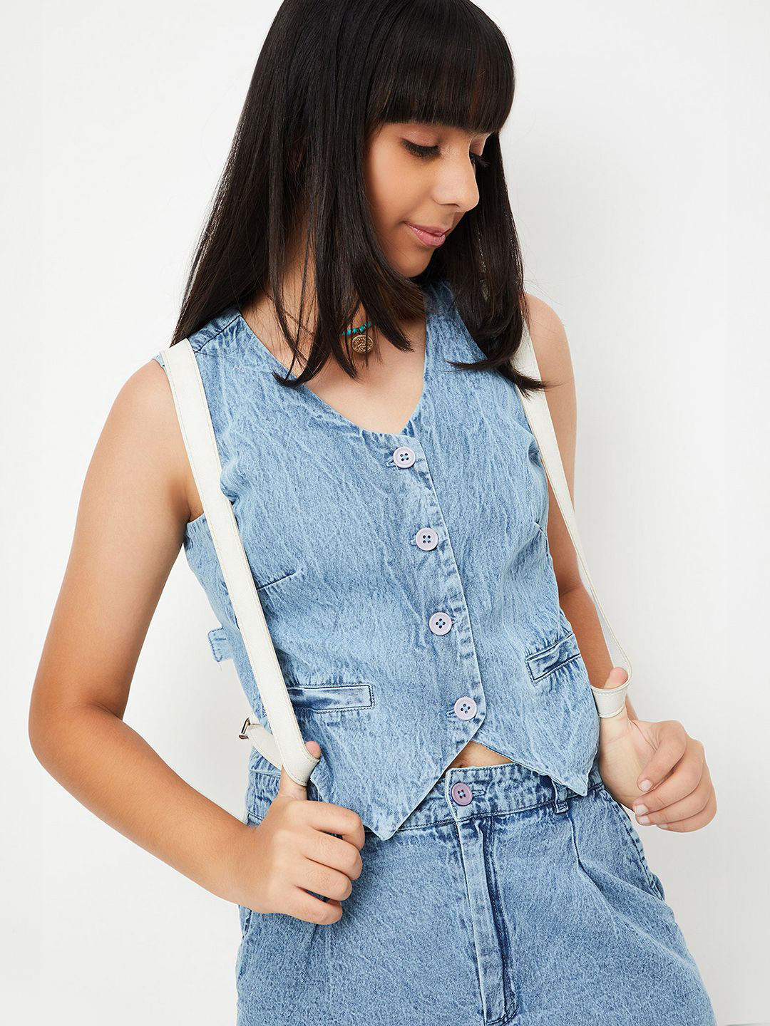 max Girls Solid V-Neck Crop Top