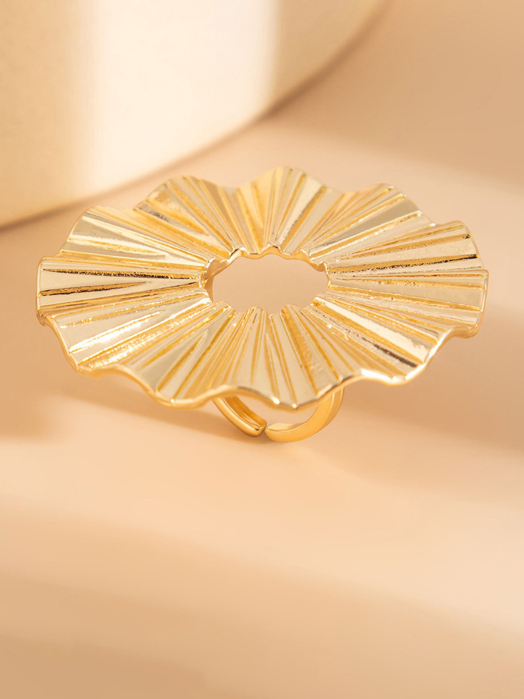 LULU & SKY Gold-Plated Disc-Shaped Adjustable Finger Ring