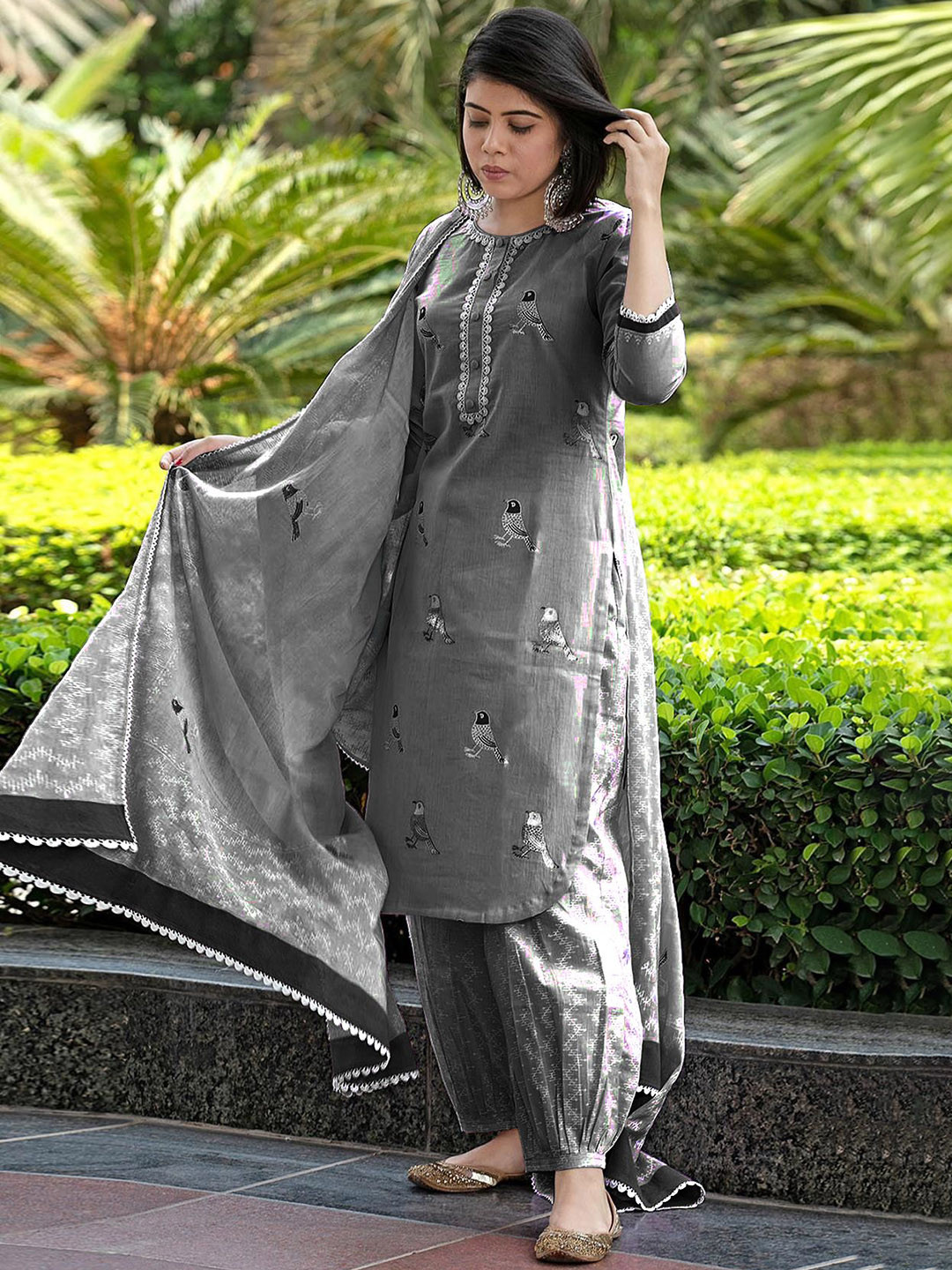 DIVASTRI Animal Printed Straight Kurta With Harem Pants & Dupatta