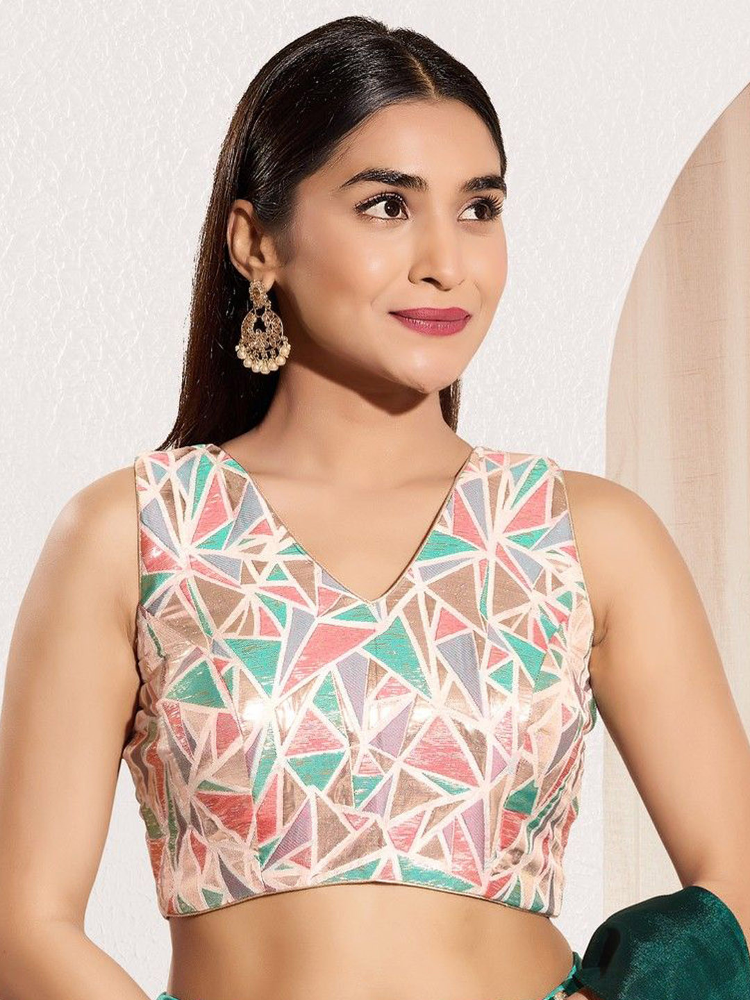 VAMAS - THE DESIGNER BLOUSES Geometric Woven Design Brocade V-Neck Padded Saree Blouse