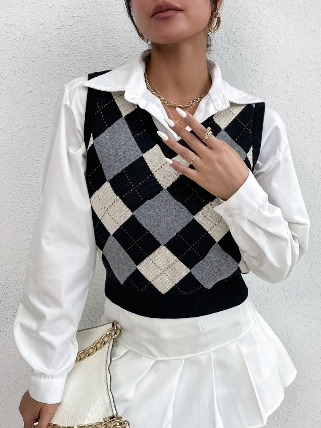 StyleCast Black & White Checked V-Neck Crop Sweater Vest